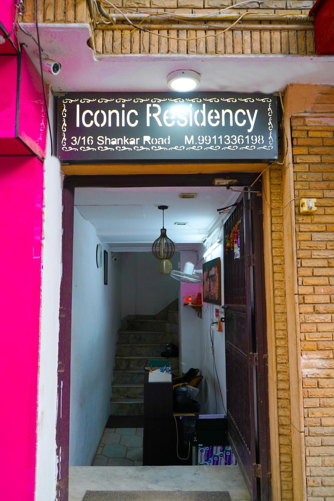 Hotel Iconic Residency - Opposite Ganga Ram Hospital *